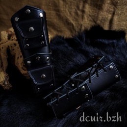 Canons d'avant-bras en Cuir avec Pochettes – Protection & Rangement GN | D'Cuir