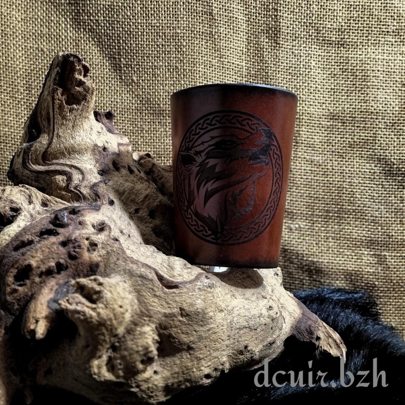 Porte-Gobelet "Loup Celte" 25 ou 50 cl Porte-Gobelet "Loup Celte" 25 ou 50 cl